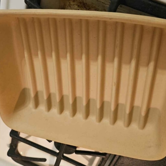 Pampered Chef Small Ridge Rectangular Baker Pan 9" x 6.75" x 1.75" USA made - Picture 2 of 3